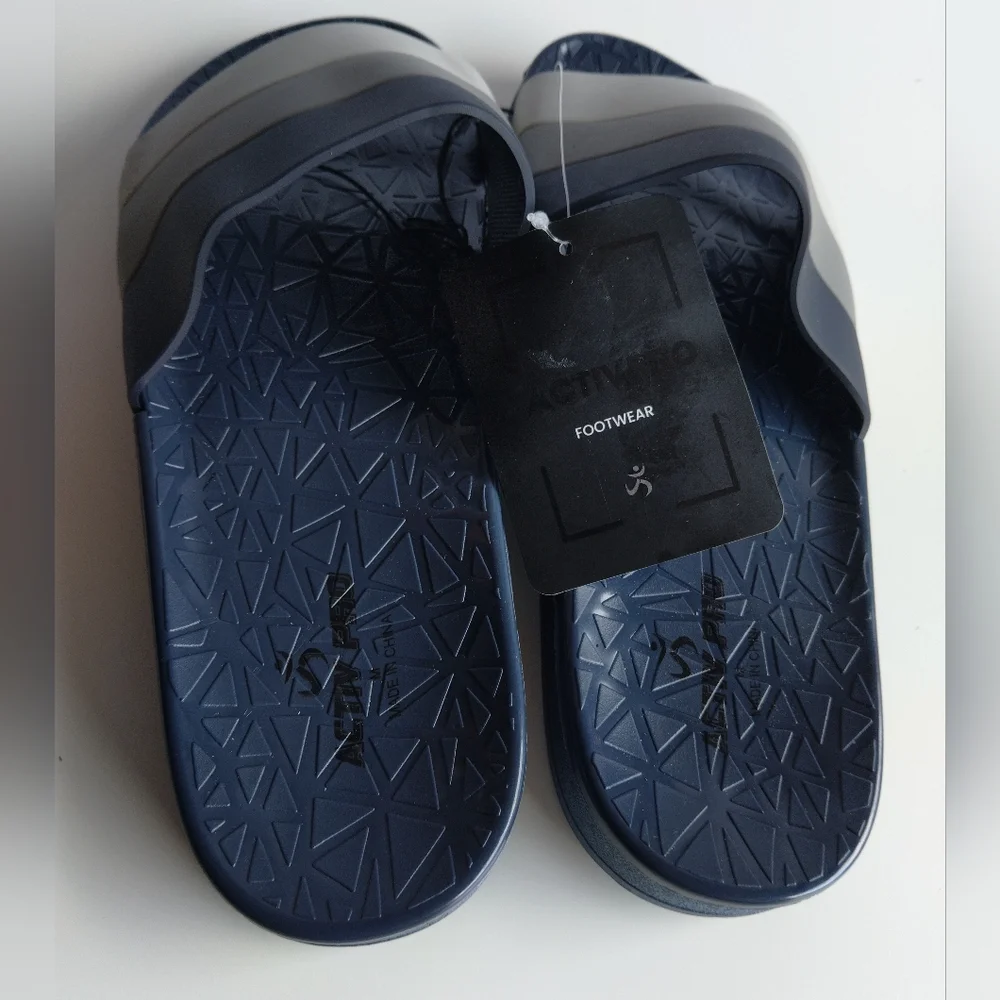 Slippers - Picture 2 of 3